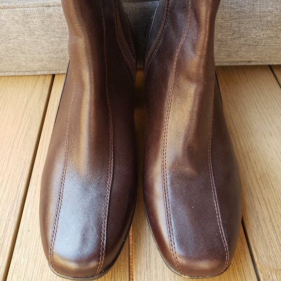 BNWoT CLARKS ARTISIAN leather heel boot 85961 cocoa brown (9) - Picture 2 of 7